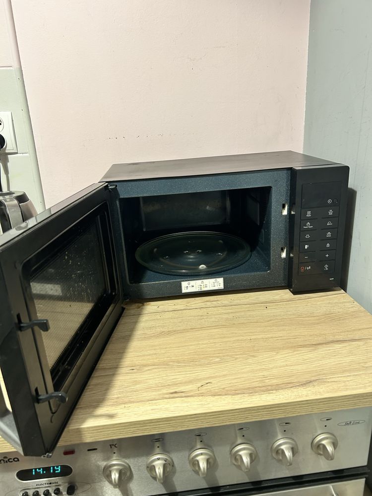 Kuchenka mikrofalowa Samsung ME89F-1S