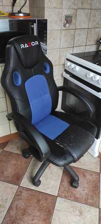 Fotel obrotowy do biurka  kolor czarno-niebieski RAZOR