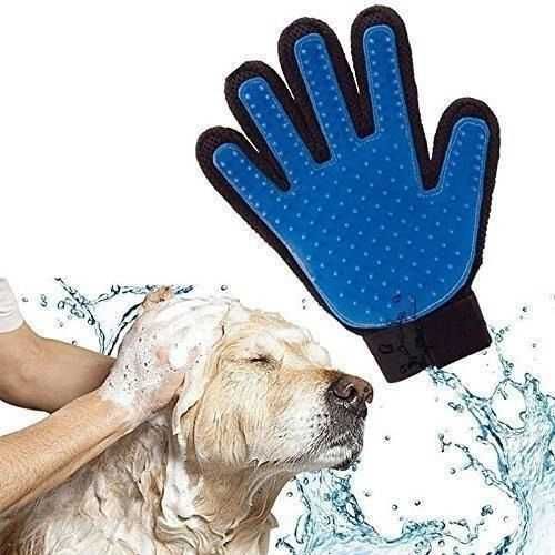 Рукавичка перчатка для вичісування шерсті у собак і кото True Touch