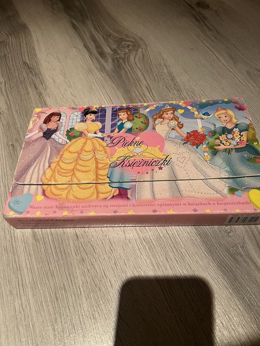 Zestaw ksiazeczek bajek ksiezniczki 4 szt