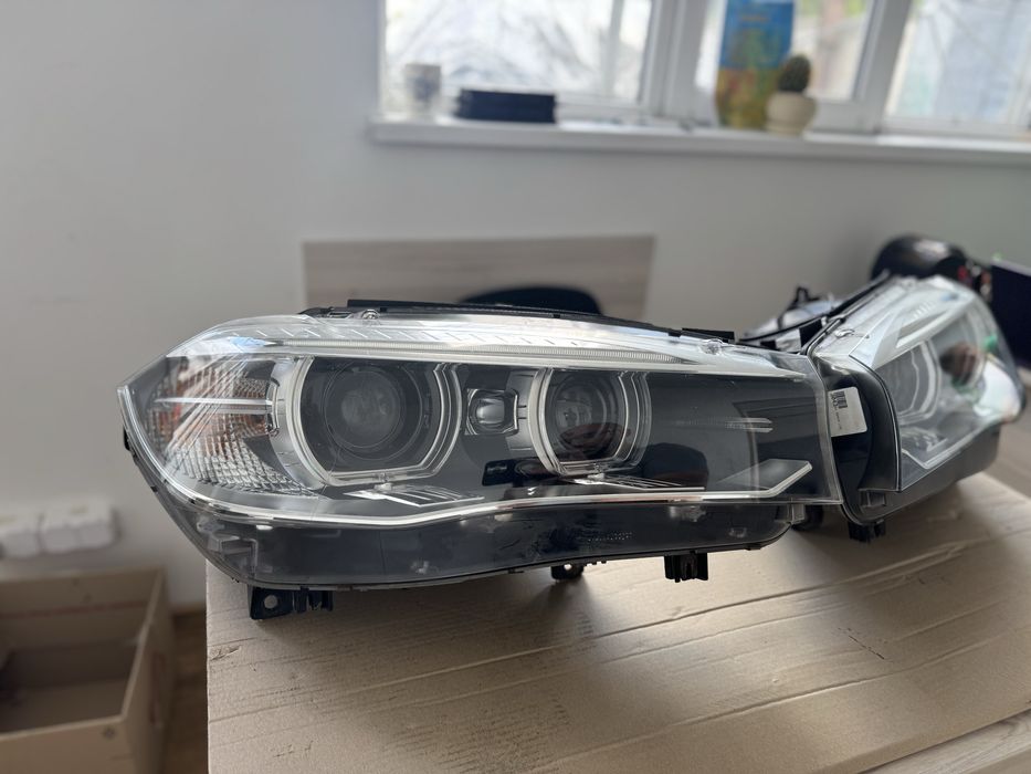Фара Ксенон Правая Левая BMW X5 F15 Права Ліва Фары БМВ Х5 Ф15 Фари