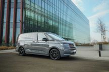 Wynajem busa Volkswagen Multivan 150KM 2.0TDI DSG 7-osobowy