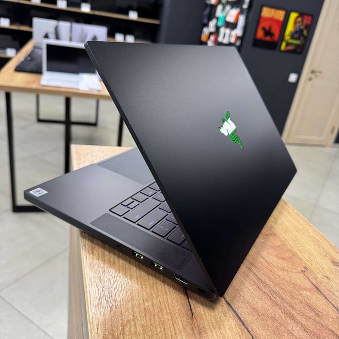 Ігровий Razer Blade [144 Гц] - i7 10750H/RTX 3070 8 GB/16 GB/256 NVME