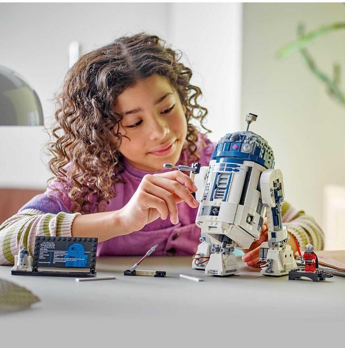 Конструктор LEGO Star Wars R2-D2 (75379)