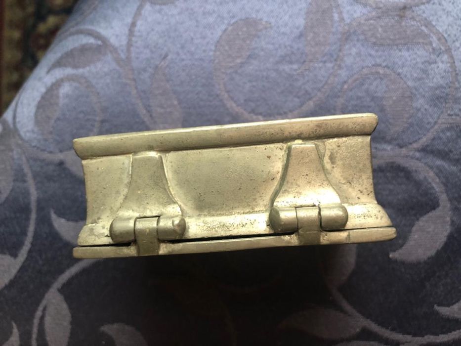 Vendo caixa em Estanho Puro (95%).