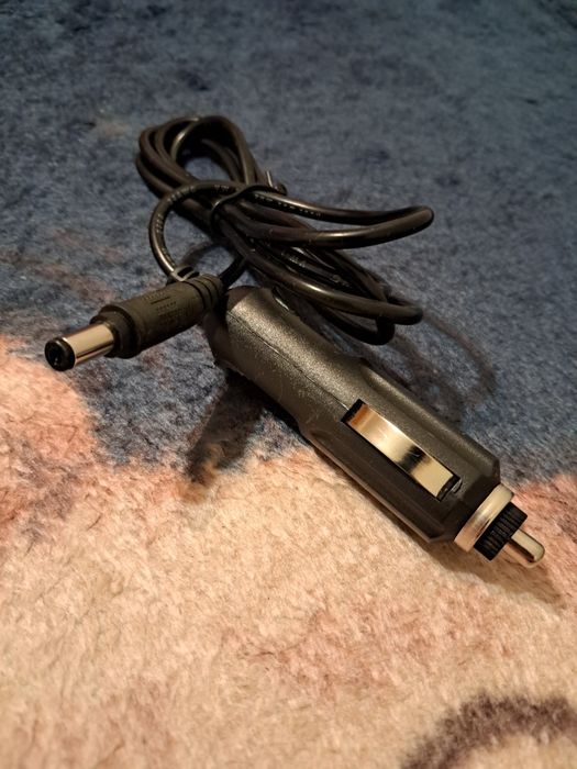 зарядка в машину нова