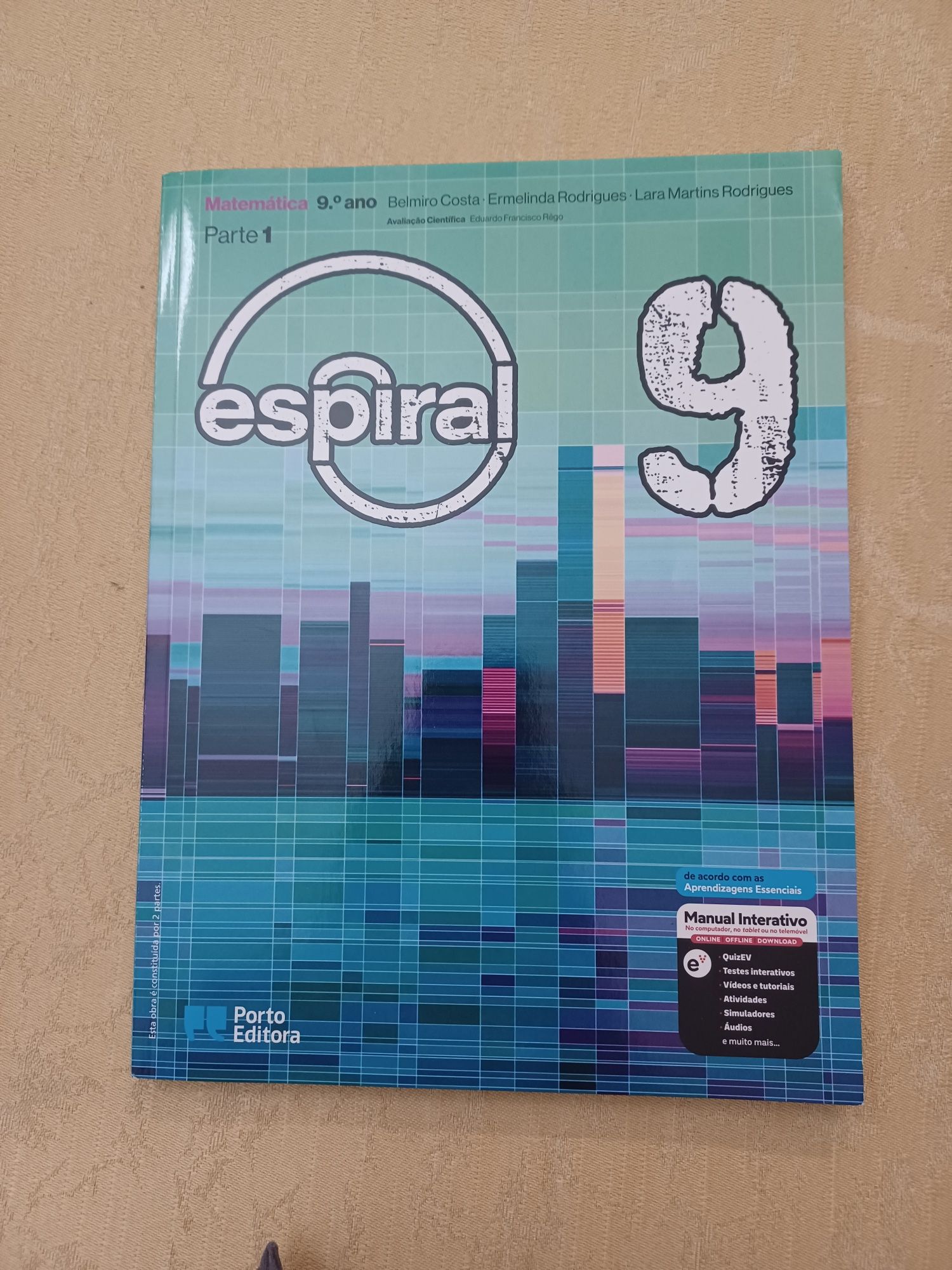 Espiral - Matemática - 9.º Ano - versão professor 
de Belmiro Costa, E