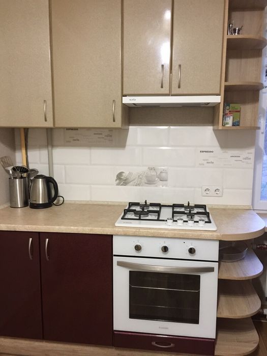 Подобова оренда квартири.. Двухкомнатная. 95 квартал, Центр, Ашан