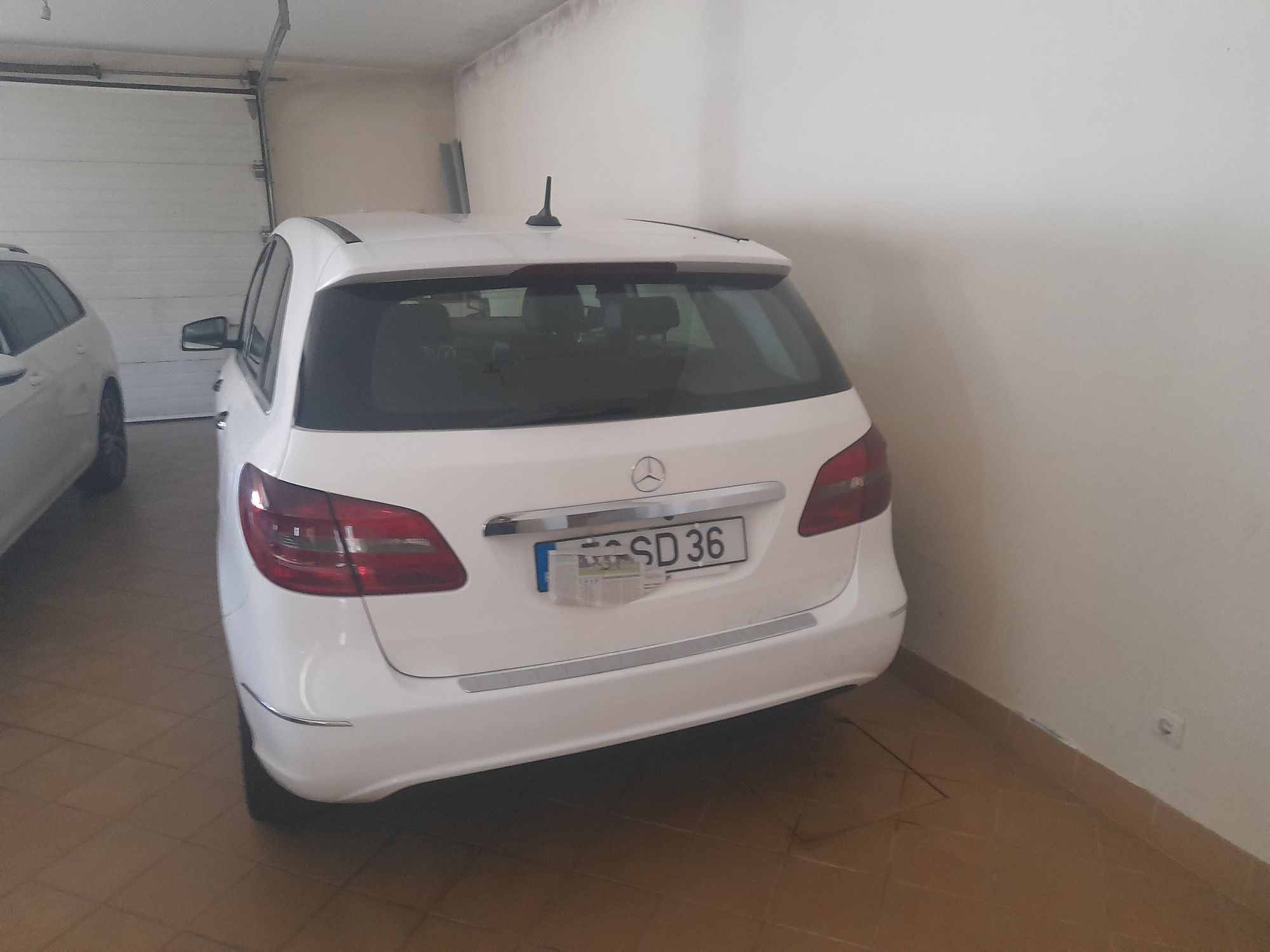 Vendo Mercedes 180B