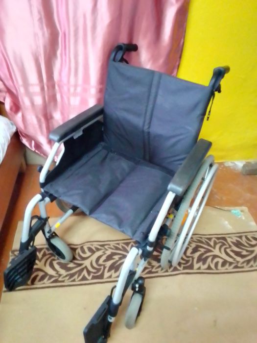 Інвалідне крісло
