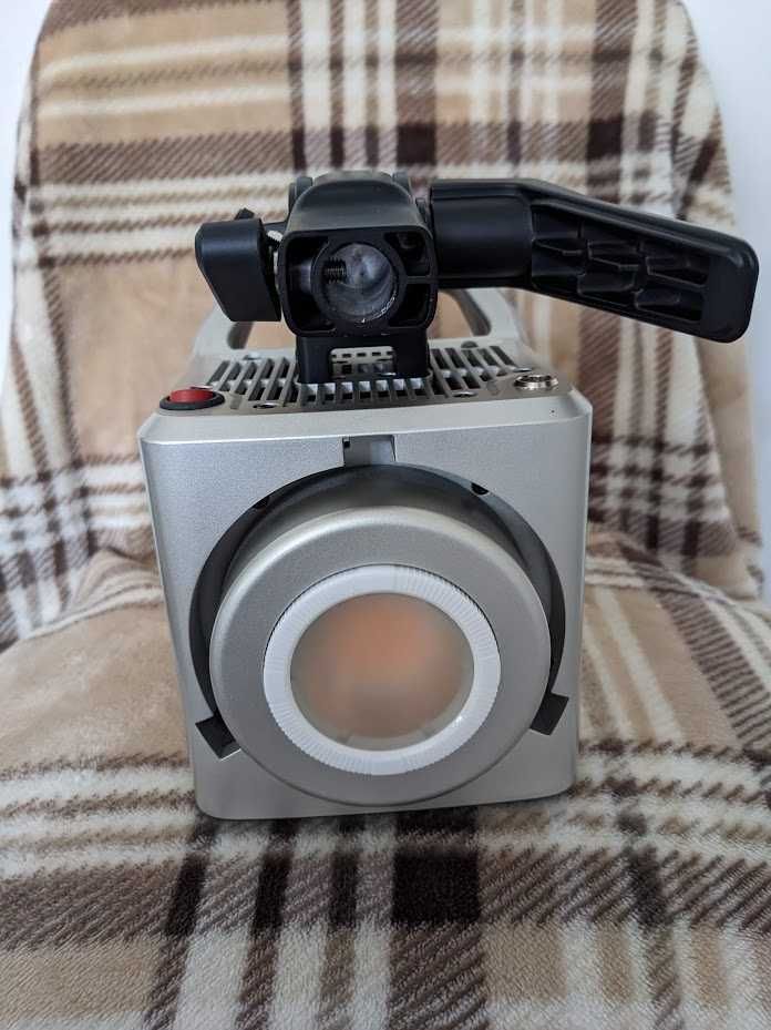 Lampa studyjna filmowa fotograficzna 220W RGB, nieużywana