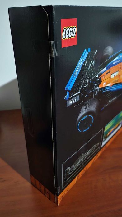 LEGO 42141 McLaren Fórmula 1, Primeira edição, versão Pirelli