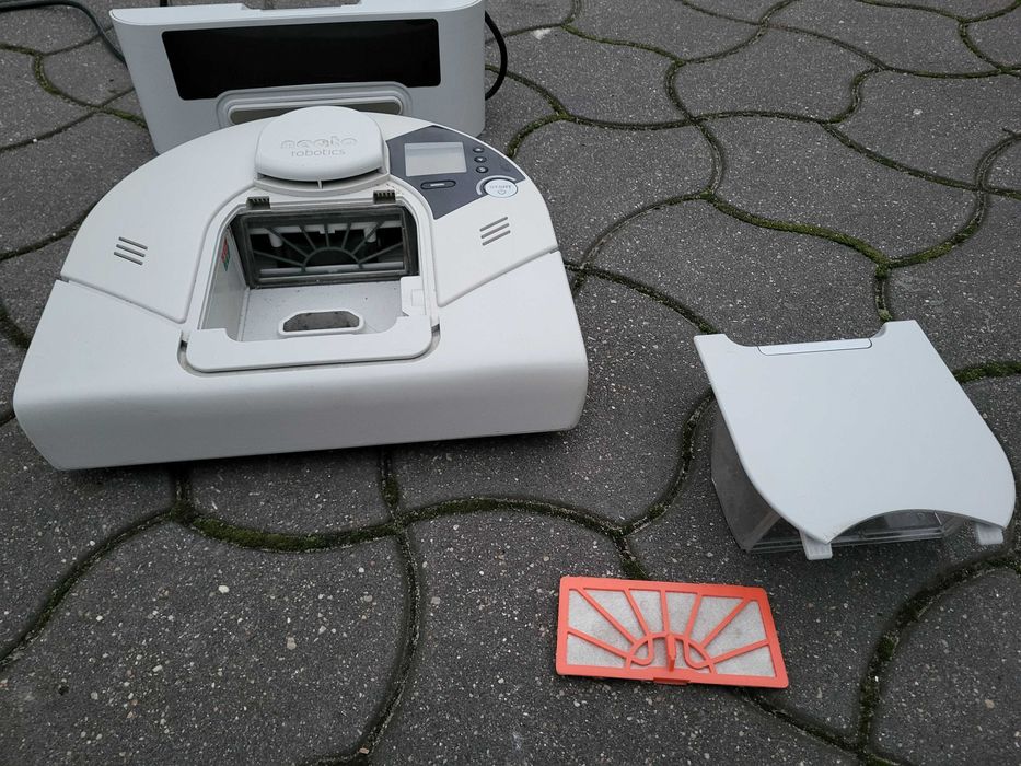 Robot sprzątający NEATO ROBOTICS Botvac 8100 mocny ze stacją lądującą