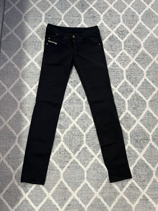 Czarne spodnie diesel