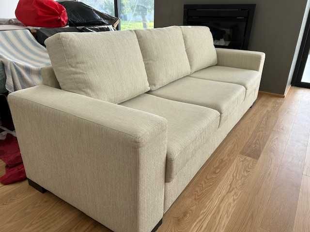 Sofá-cama grande, moderno, em excelente estado, tecido Aquaclean
