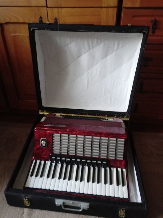 Akordeon Weltmeister 120 basowy + futerał
