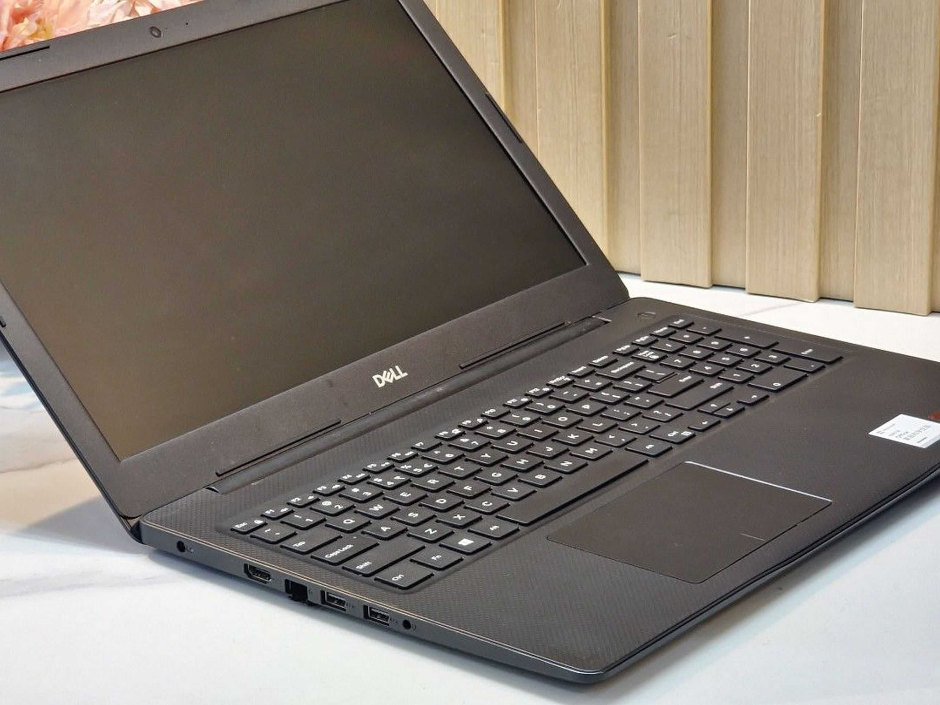 Dell Vostro 15.6" Octacore i5/8GB/256Nvme gama Profissional