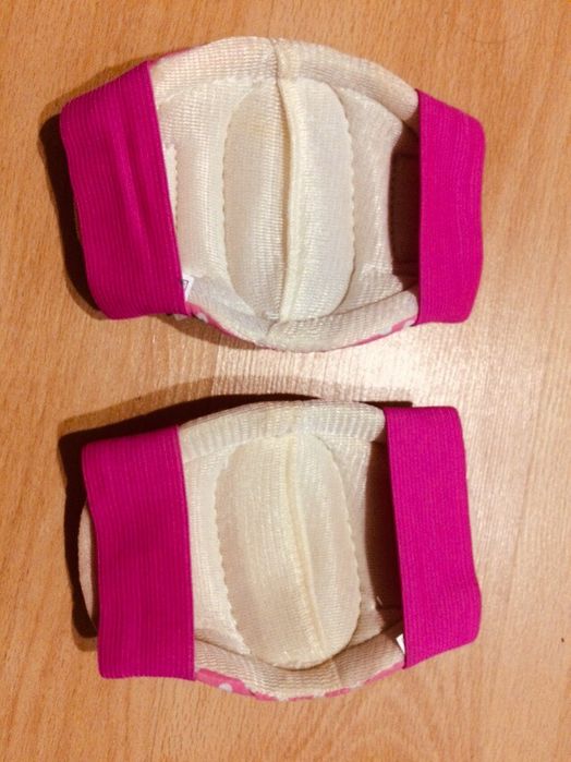 Cotoveleiras, joalheiras e luvas