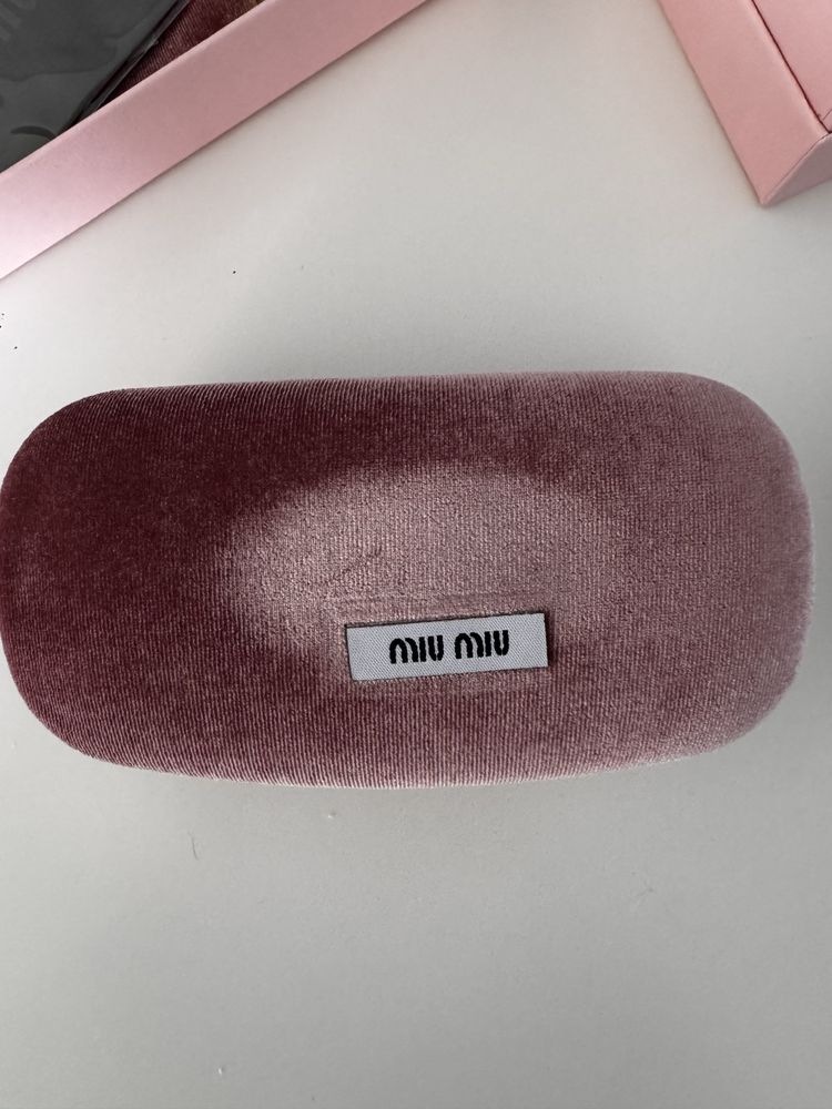 Okulary przeciwsłoneczne MiU MIU