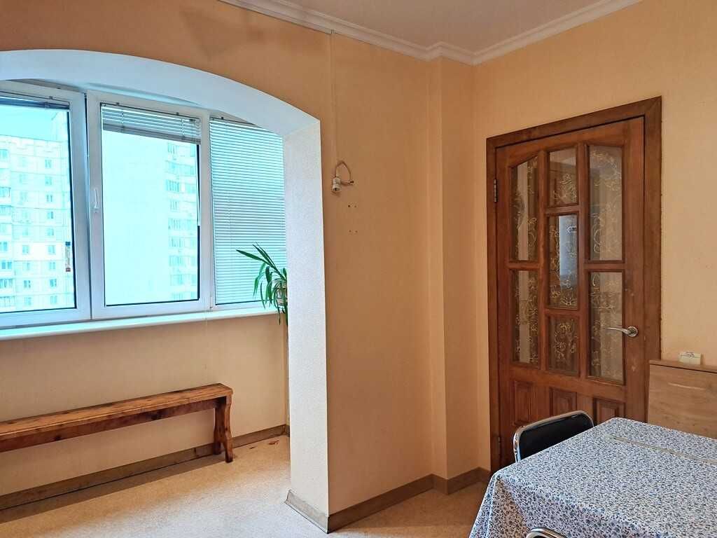 Сдам в оренду 2-кімнатну, вул. Ревуцького, метро Харківська 7 хв пішки