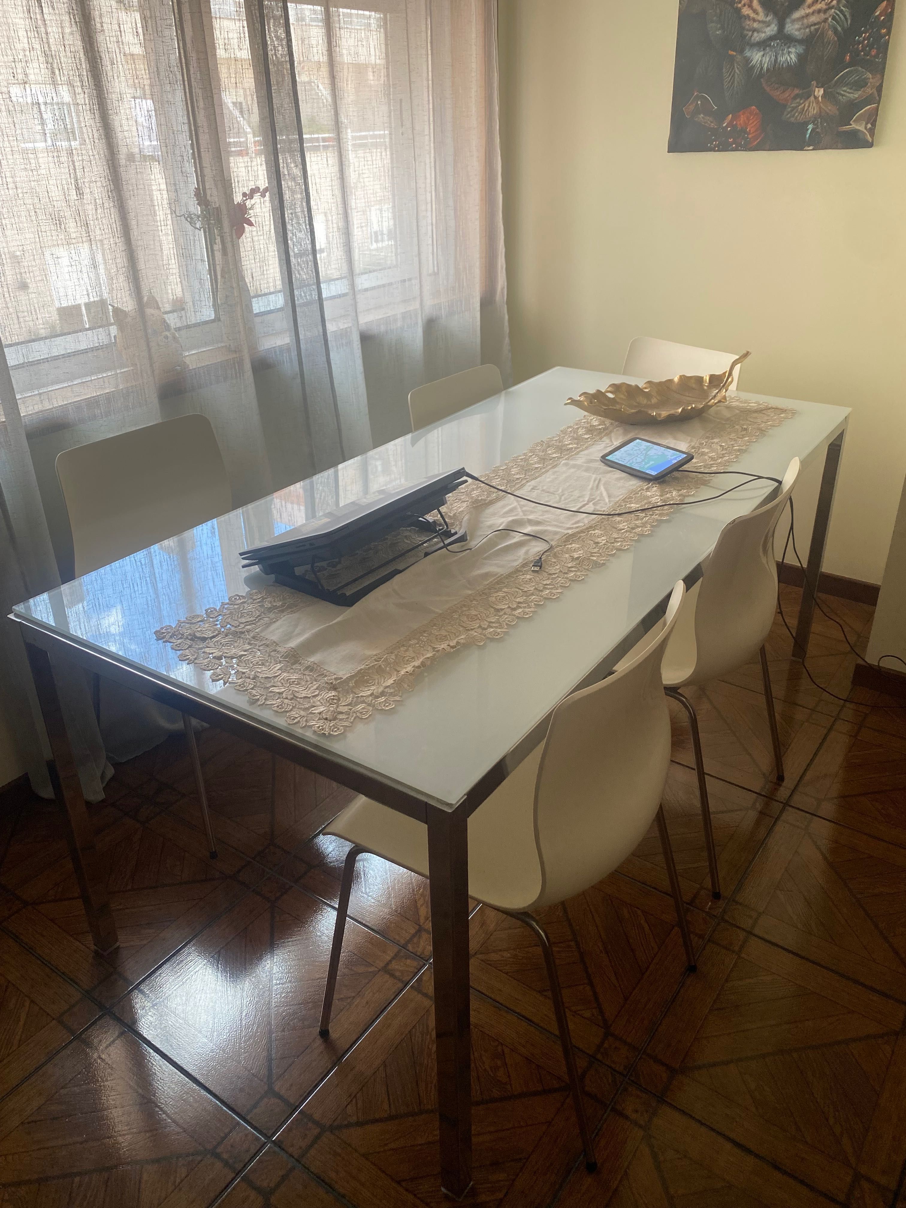Mesa de Vidro + cadeiras