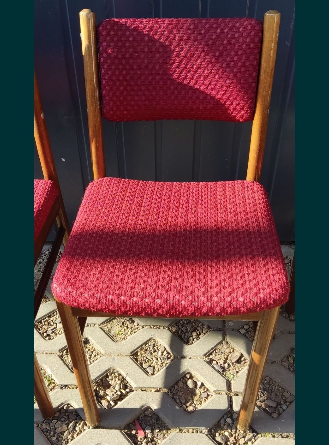 Krzesła cztery sztuki 4 krzesła do salonu