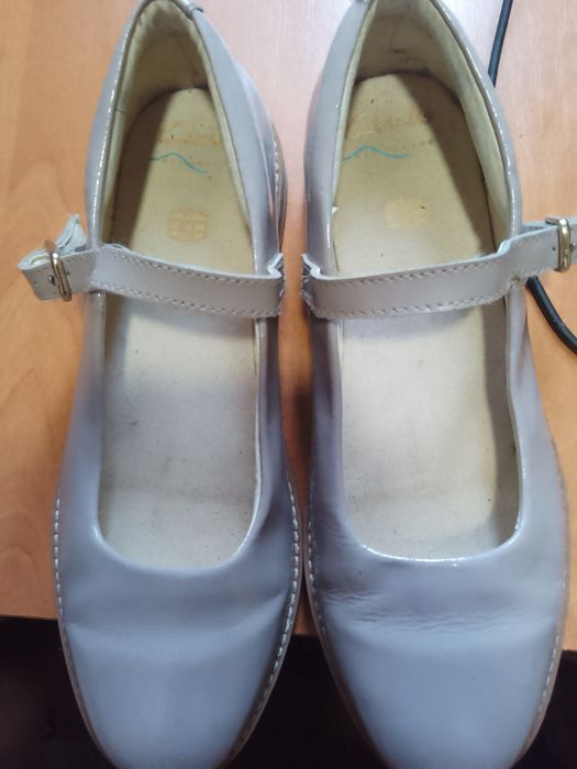 Туфельки лаковые на девочку