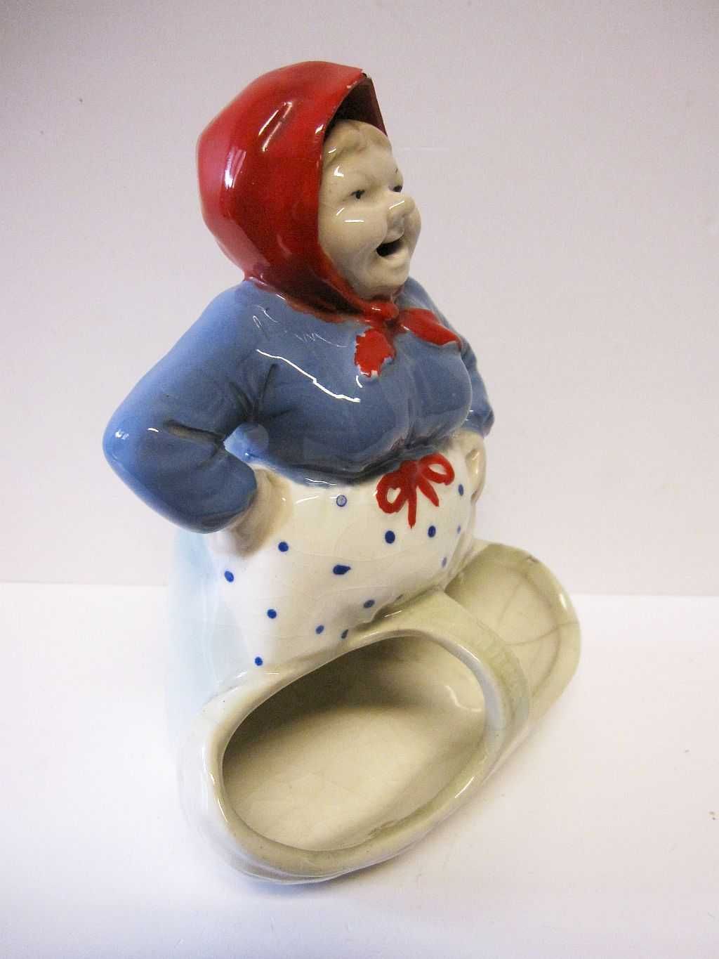 antiga figura mulher do mercado em porcelana europeia - marcada