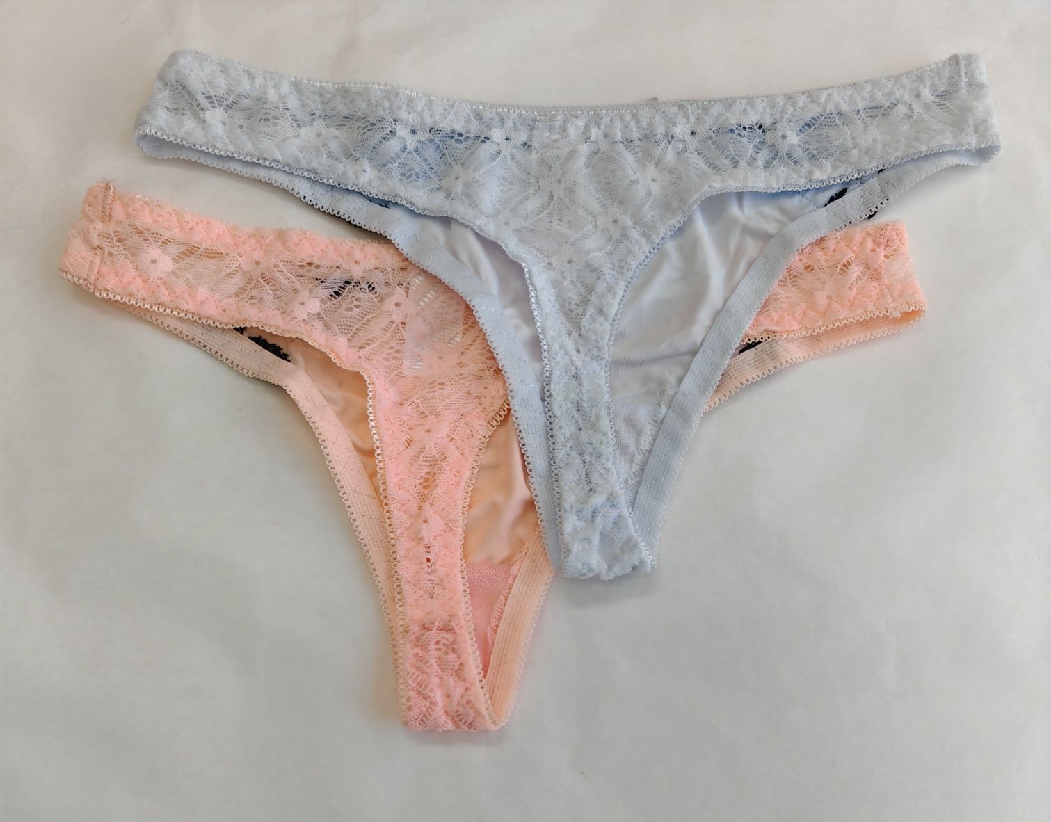 Stringi damskie.