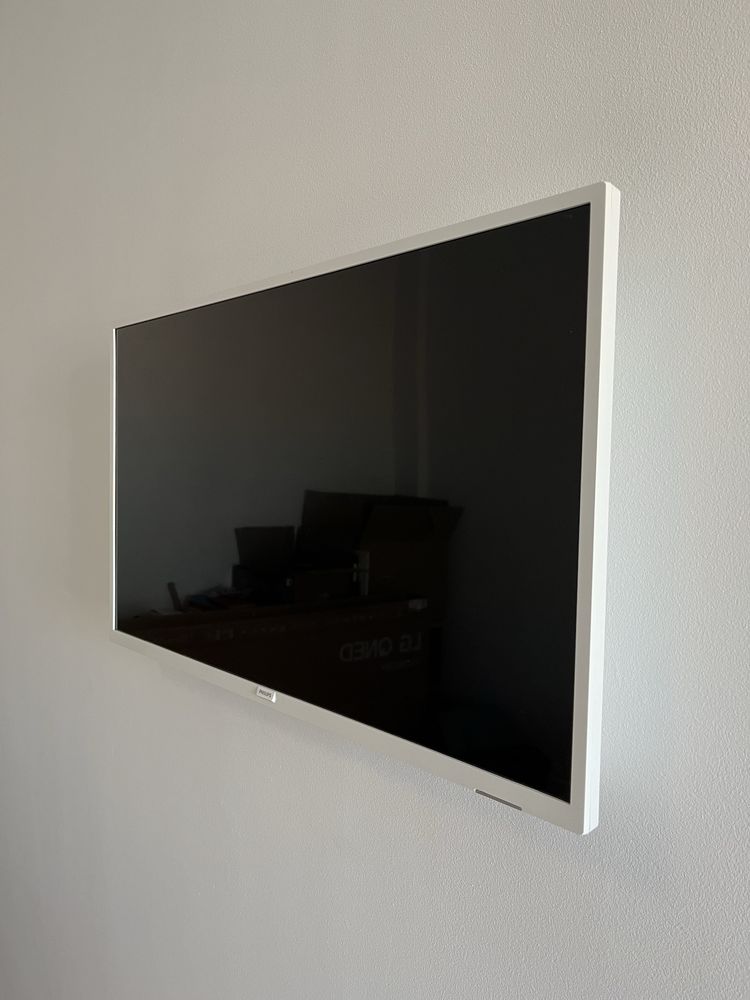 Tv Philips 32” + suporte Hama + Tv stick Xiaomi hdmi