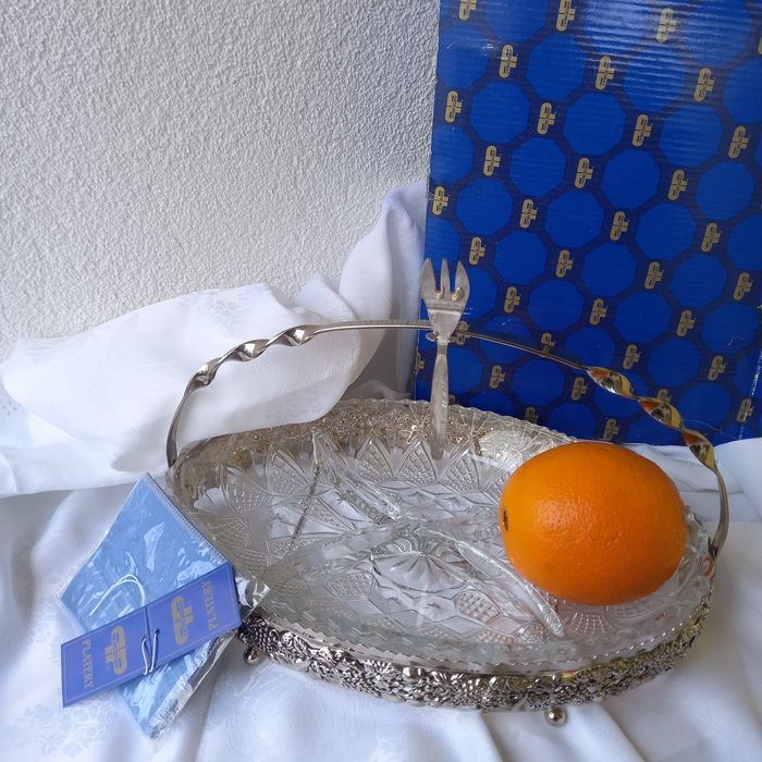 Plater na owoce z widelczykiem