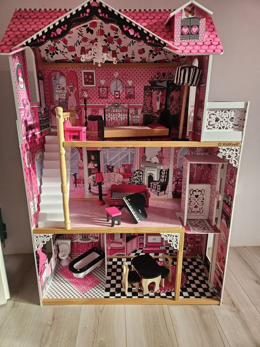 Domek dla lalek z naklejkami