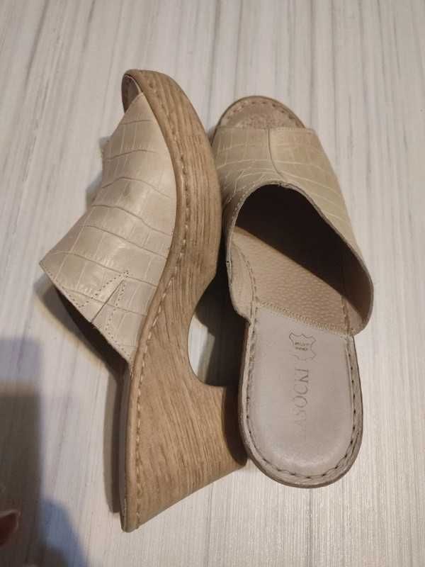 skórzane buty klapki damskie rozm. 39 firmy Lasocki, wyjątkowo lekkie