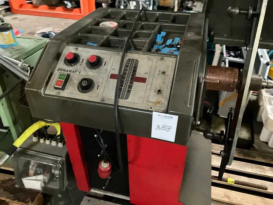 Dynamat 1 wyważarka kół baza bez akcesoriów sprawna Schenck A-S-G