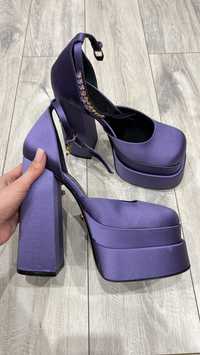 Versace Medusa Aevitas platform pumps туфлі