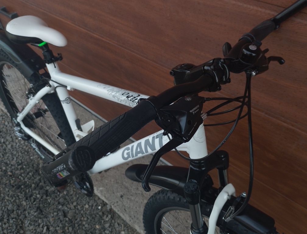 Велосипед Giant Shimano Altus