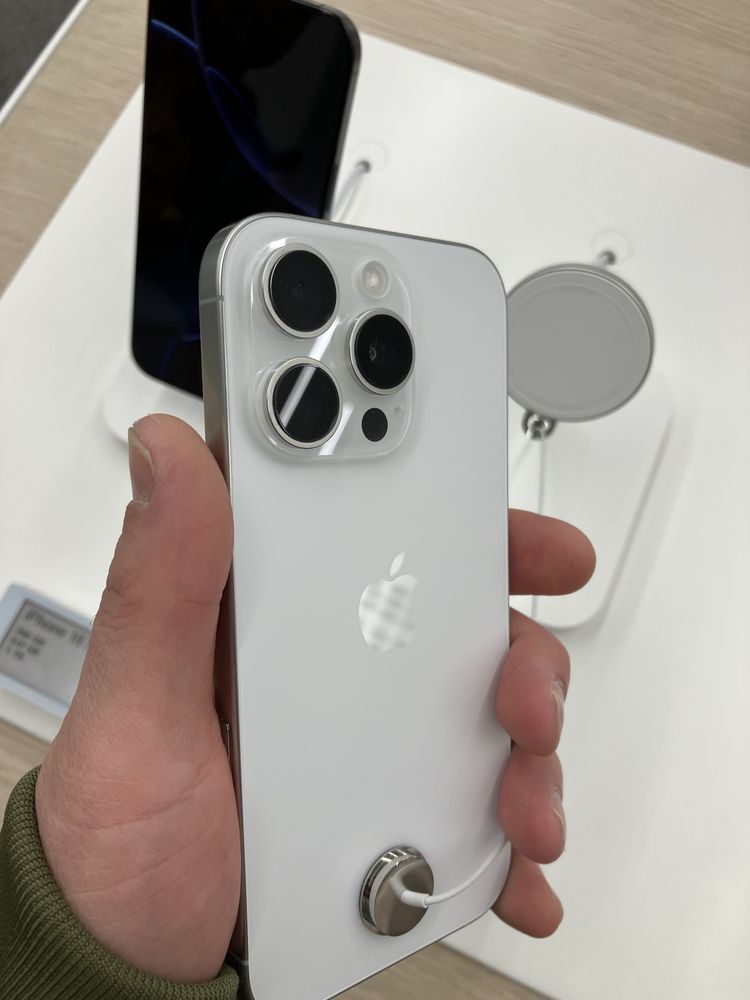 Sprzedam Iphone 16 Pro 128 GB jak nowy