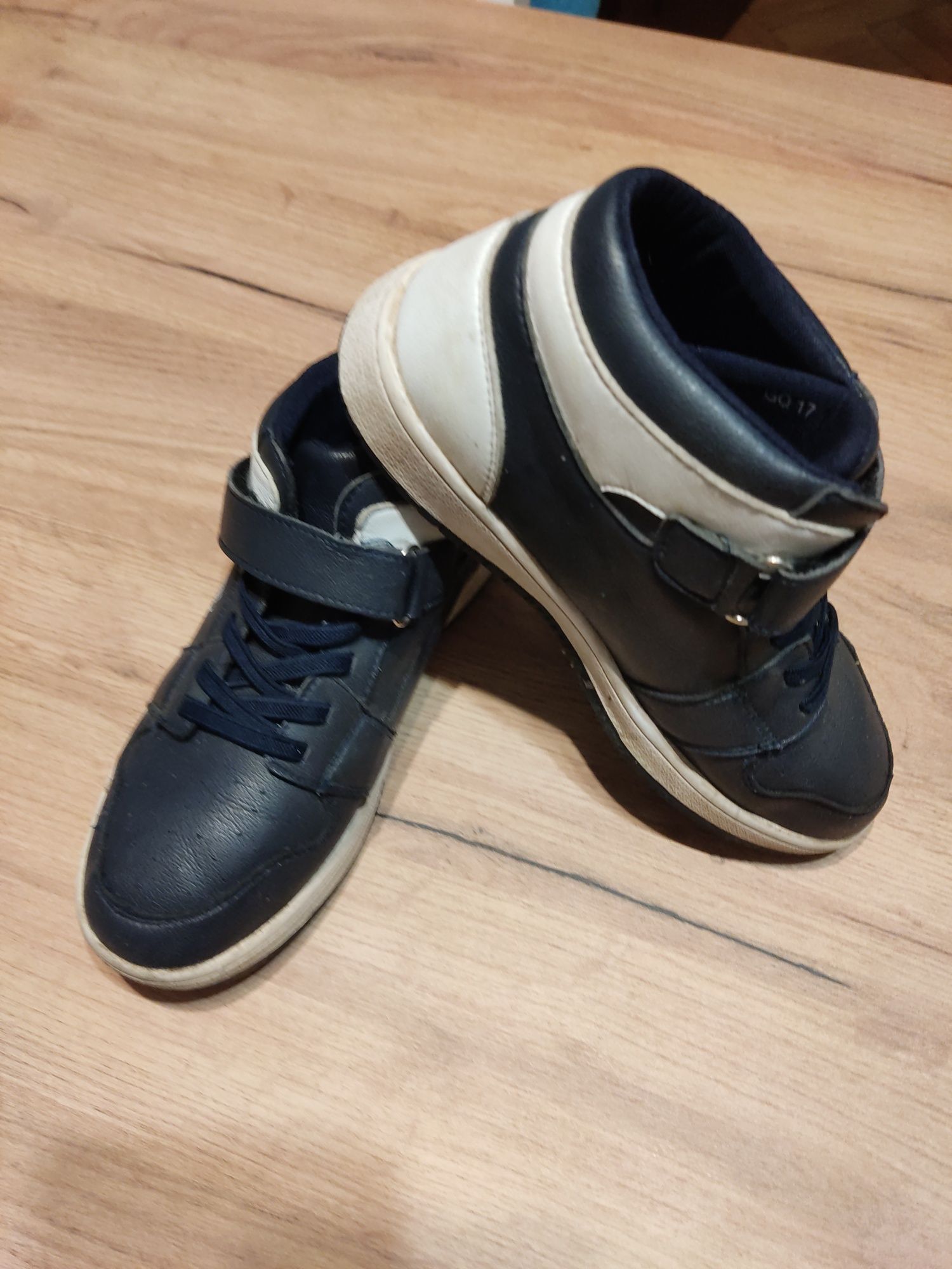 Buty chłopięce jesienne rozmiar 34