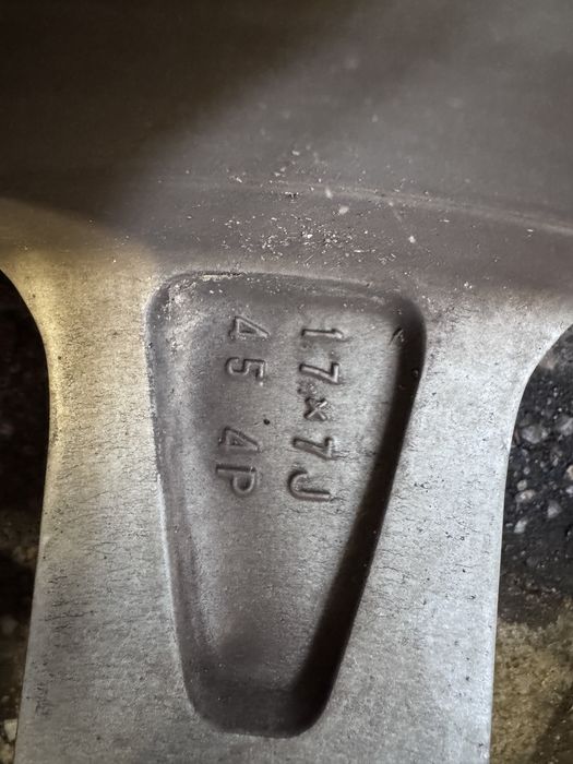 Koła z oponami Toyota Rav 4 i inne 17x7J