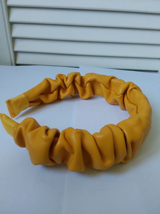 Opaskar  szeroka do włosów Nowa