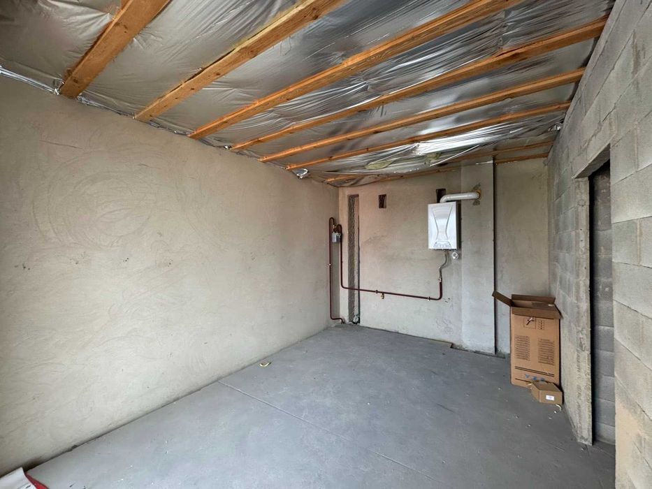 Продам велику 1к квартиру з балконом!