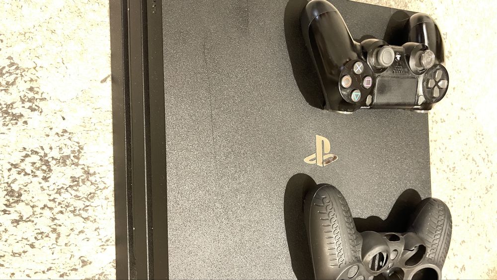 PlayStation 4 pro 1 TB