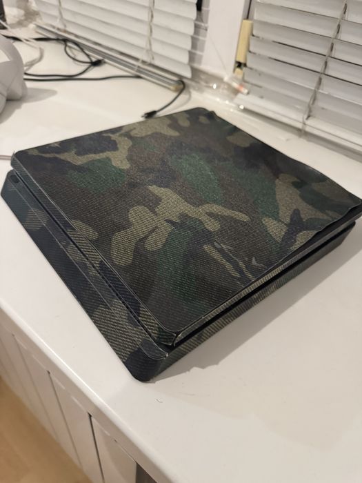 Плейстейшн 4 слим