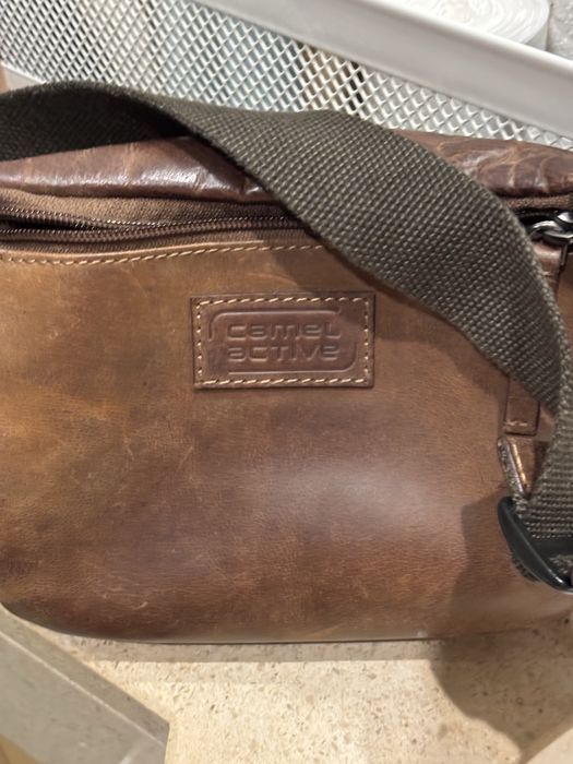 Camel Active. Bolsa de colocar à cinta.