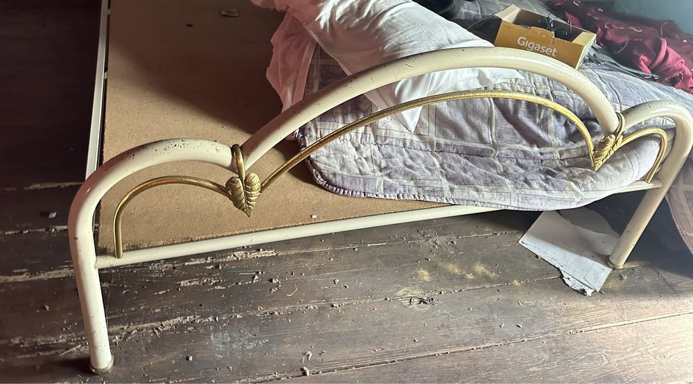 Cama Ferro branca/dourado