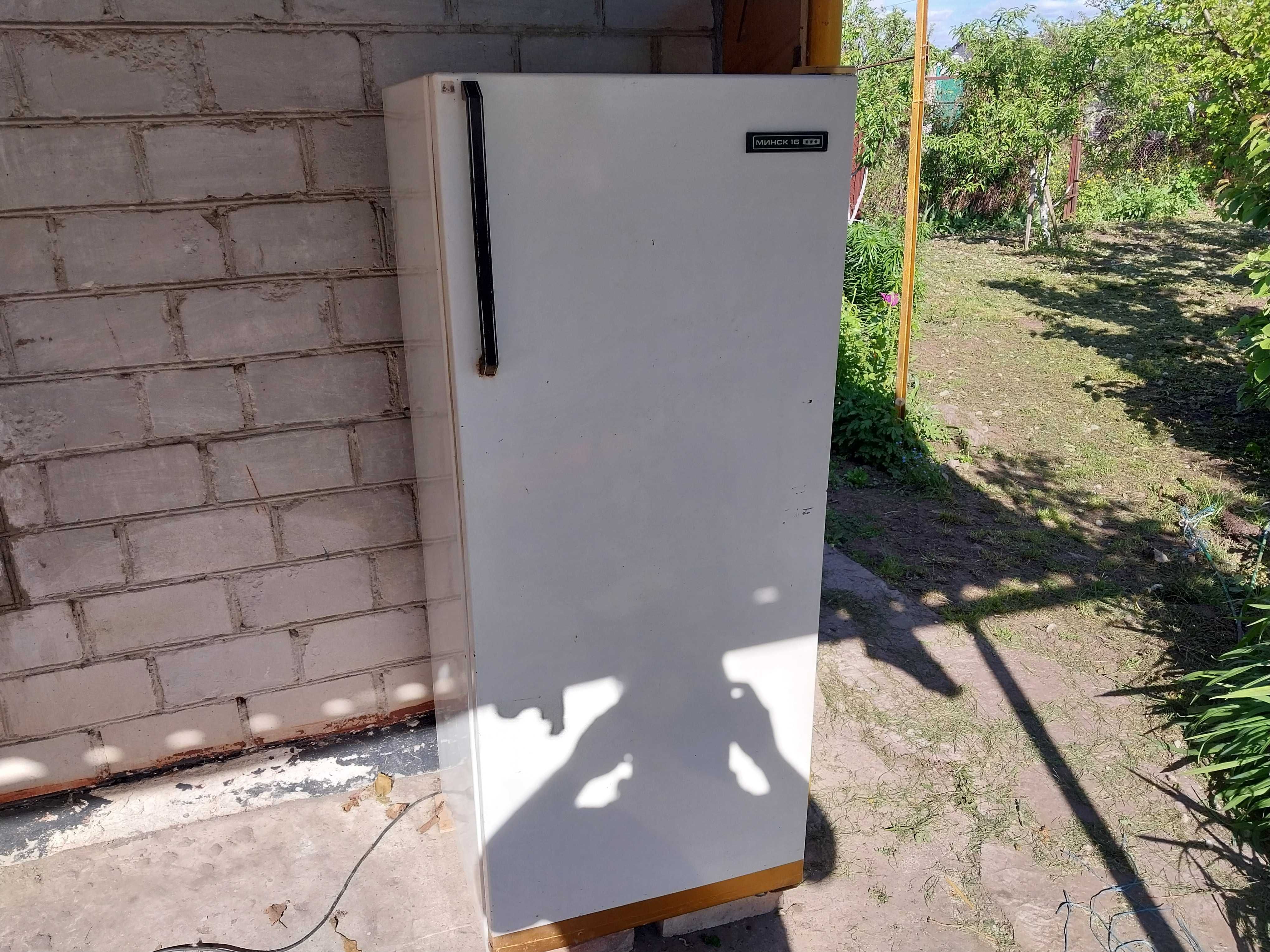 Продам холодильник "Минск 16" в гарному робочому стані.
