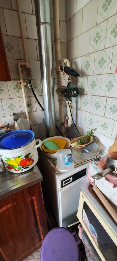 Продам пол дома с удобствами и гараж на Восточном
