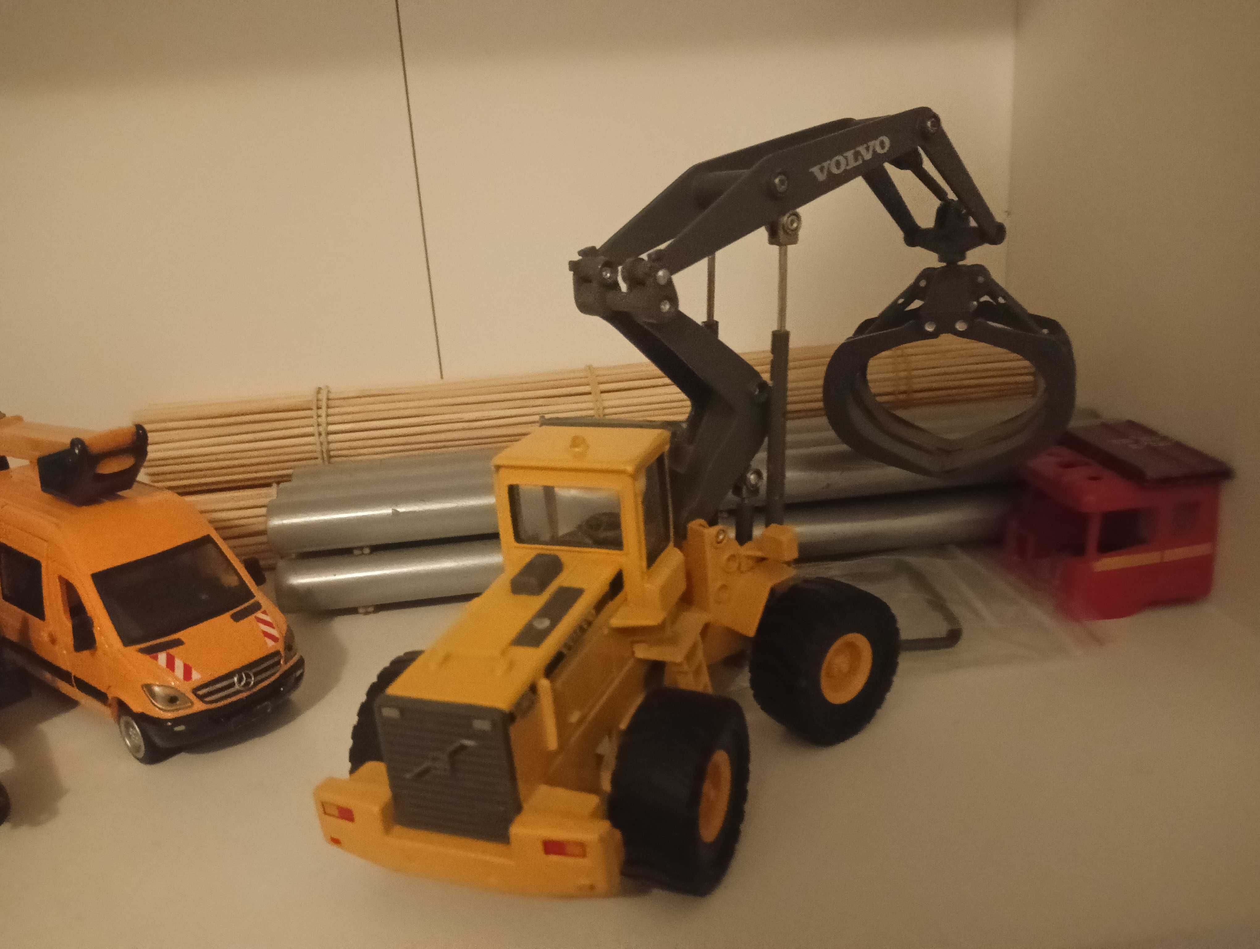 Sprzedam model ładowarki Volvo l 180 c 1/50