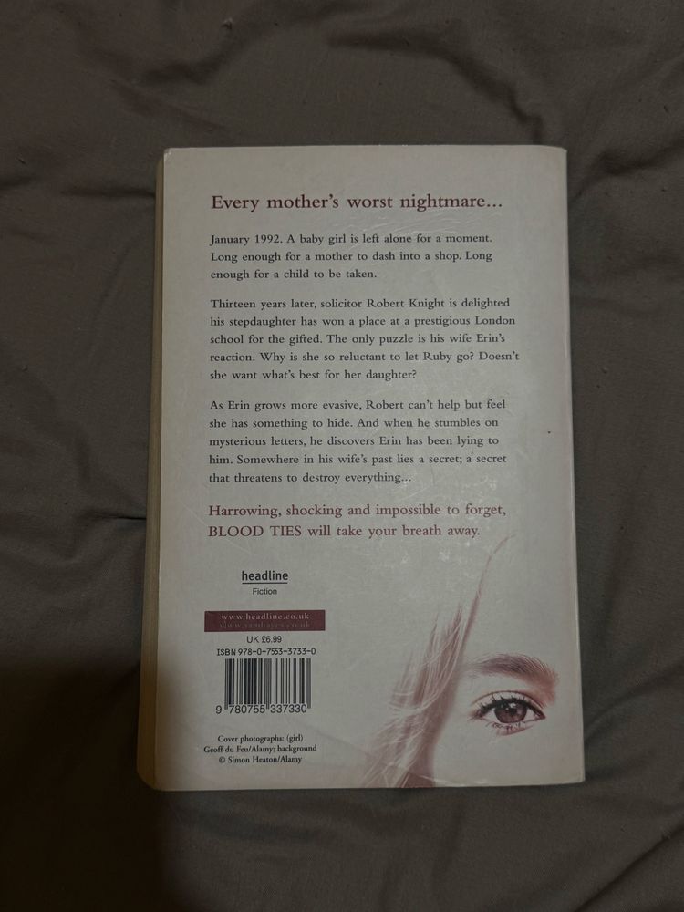 Книги на английском Sam Hayes, Gillian Flynn