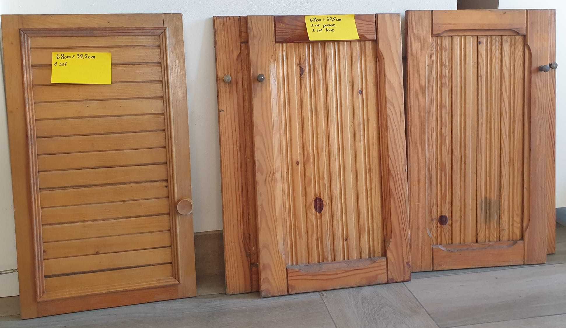 Drewniane drzwiczki i szafa